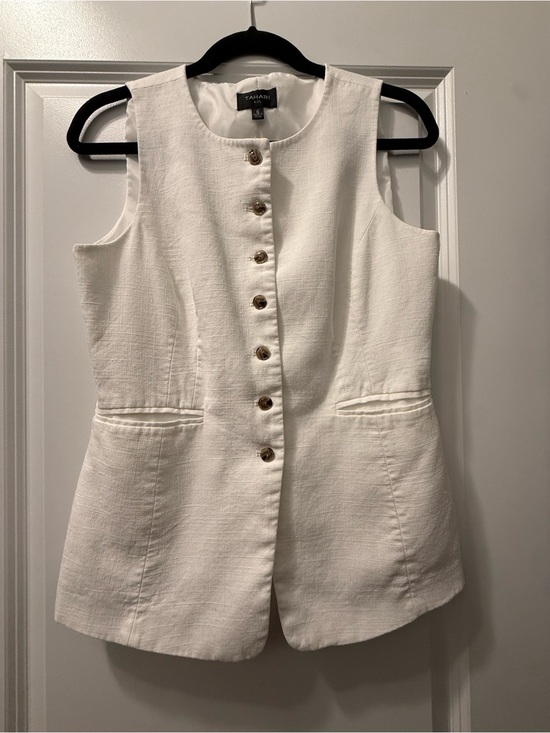 Tahari ASL Tops - Tahari ASL Cream Sleeveless Button Front Shell with Gold Buttons